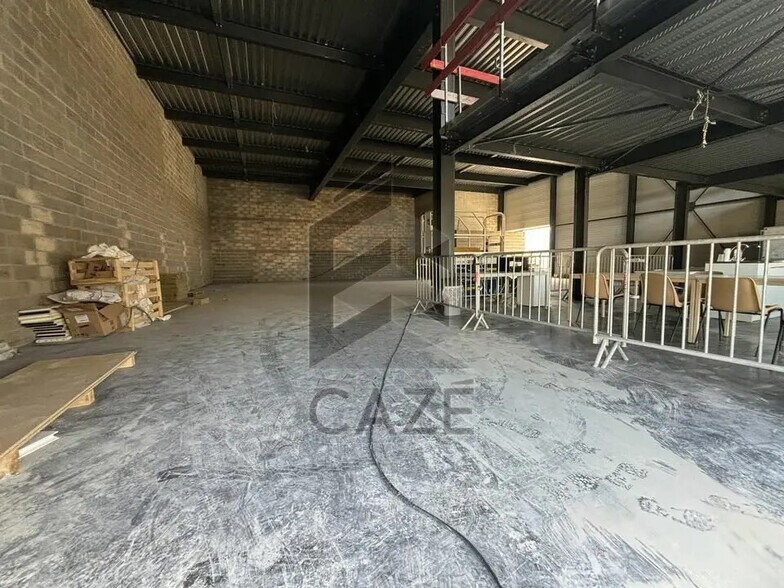 Local d’activités dans Lormont à louer - Photo de l’immeuble – Image 1 sur 5
