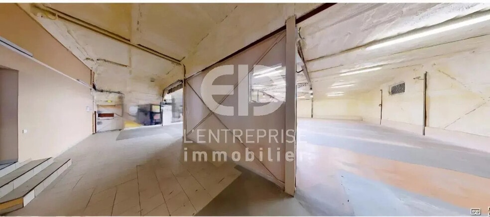Industriel/Logistique dans Carros à louer - Photo de l’immeuble – Image 2 sur 9