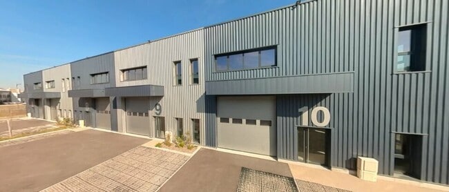 Plus de détails pour 15 Rue Georges Charpak, Bourgoin-Jallieu - Local d'activités à louer
