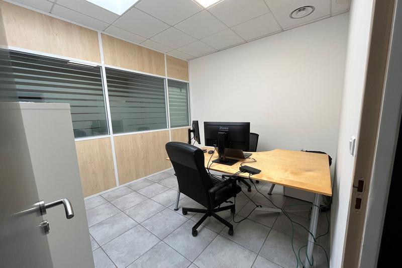 Bureau dans Montpellier à louer - Photo de l’immeuble – Image 2 sur 8