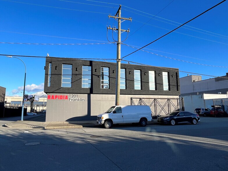 1201 Franklin St, Vancouver, BC à louer - Photo de l’immeuble – Image 1 sur 8