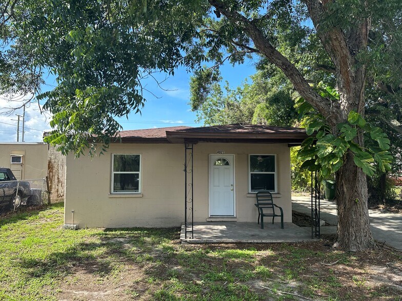 4048 E Hillsborough Ave, Tampa, FL à vendre - Photo de l’immeuble – Image 2 sur 2
