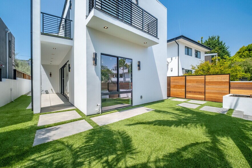 337 6th Ave, Venice, CA à vendre - Photo de l’immeuble – Image 3 sur 15