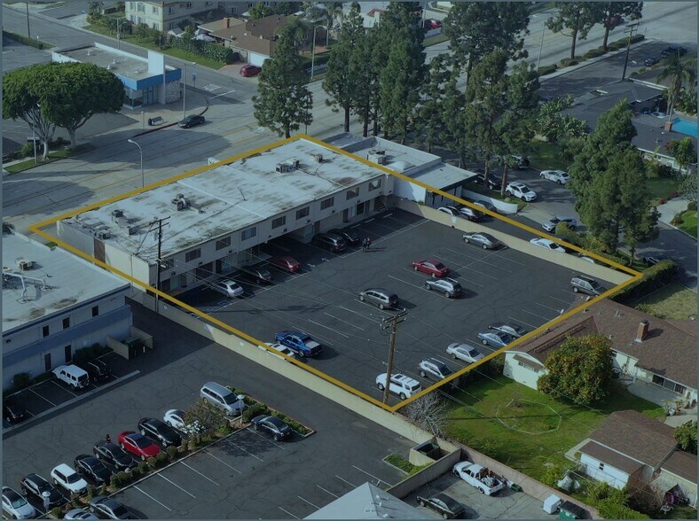 8615 Florence Ave, Downey, CA à louer - Aérien – Image 2 sur 8