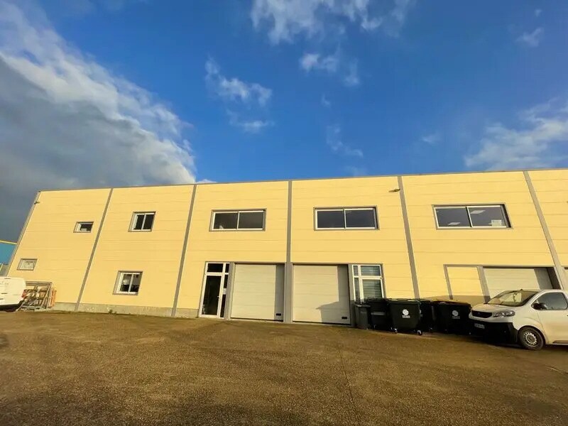 Local d’activités dans Saint-Jacques-sur-Darnétal à louer Photo de l’immeuble– Image 1 sur 11