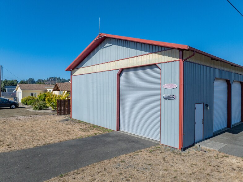 100 N 7th St, Lakeside, OR à vendre - Photo de l’immeuble – Image 3 sur 36