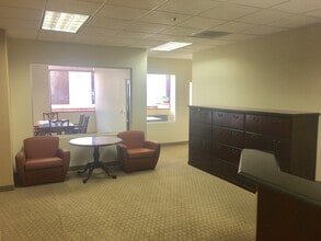 74199 El Paseo Dr, Palm Desert, CA à louer Photo intérieure– Image 2 sur 4