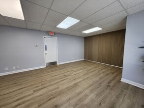 3640 NW 16th #7B St, Lauderhill, FL à louer Photo de l’immeuble– Image 1 sur 22