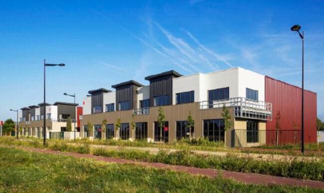 Plus de détails pour Local d’activités à vendre