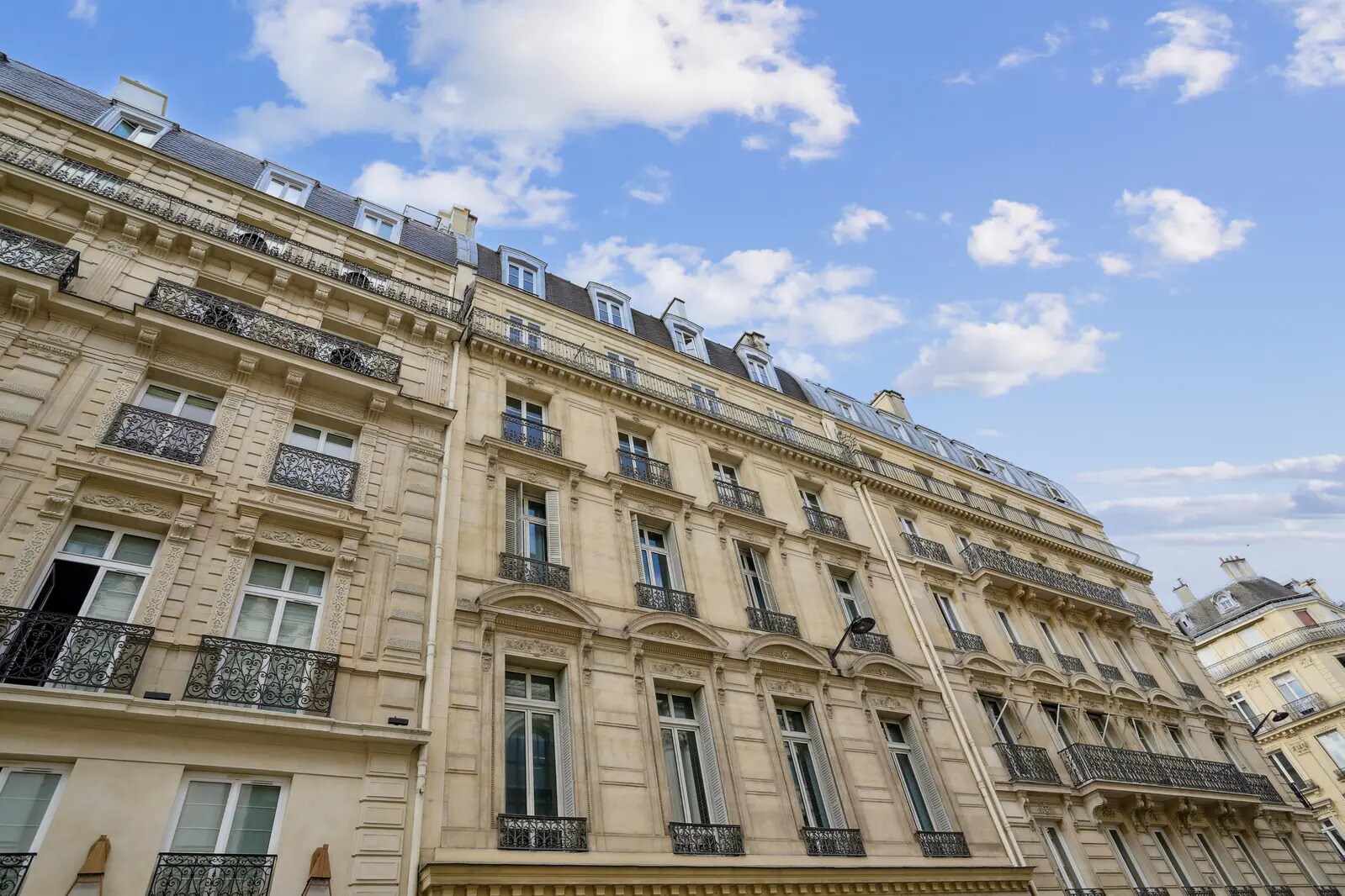 Bureau dans Paris à louer Photo de l’immeuble– Image 1 sur 8