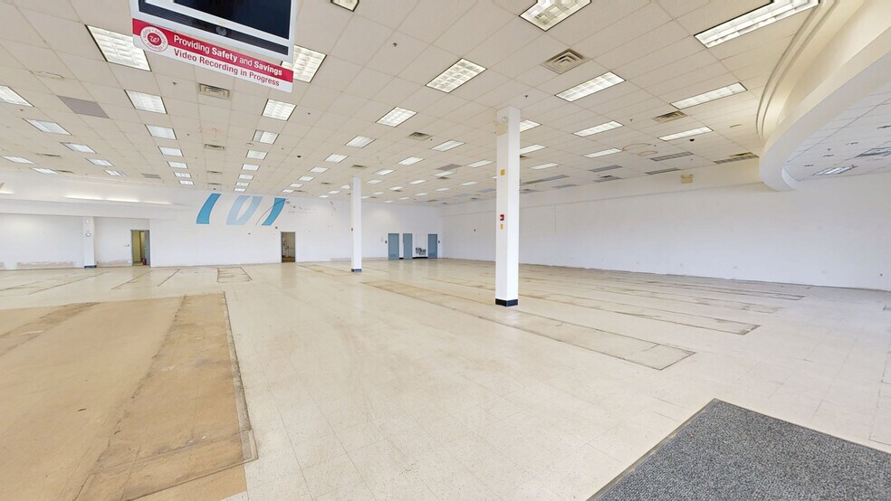 6305 Middlesex Mall, South Plainfield, NJ à louer - Numérisation 3D Matterport – Image 3 sur 10