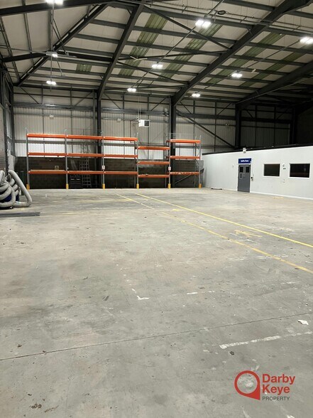 Bromford Ln, Birmingham à louer - Photo de l’immeuble – Image 2 sur 8