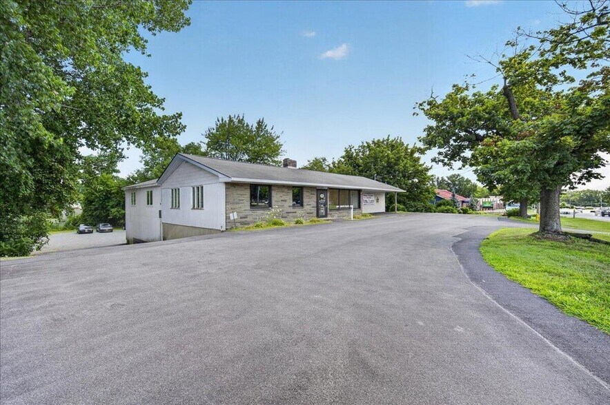 1659 Route 9, Clifton Park, NY à vendre - Photo de l’immeuble – Image 2 sur 2
