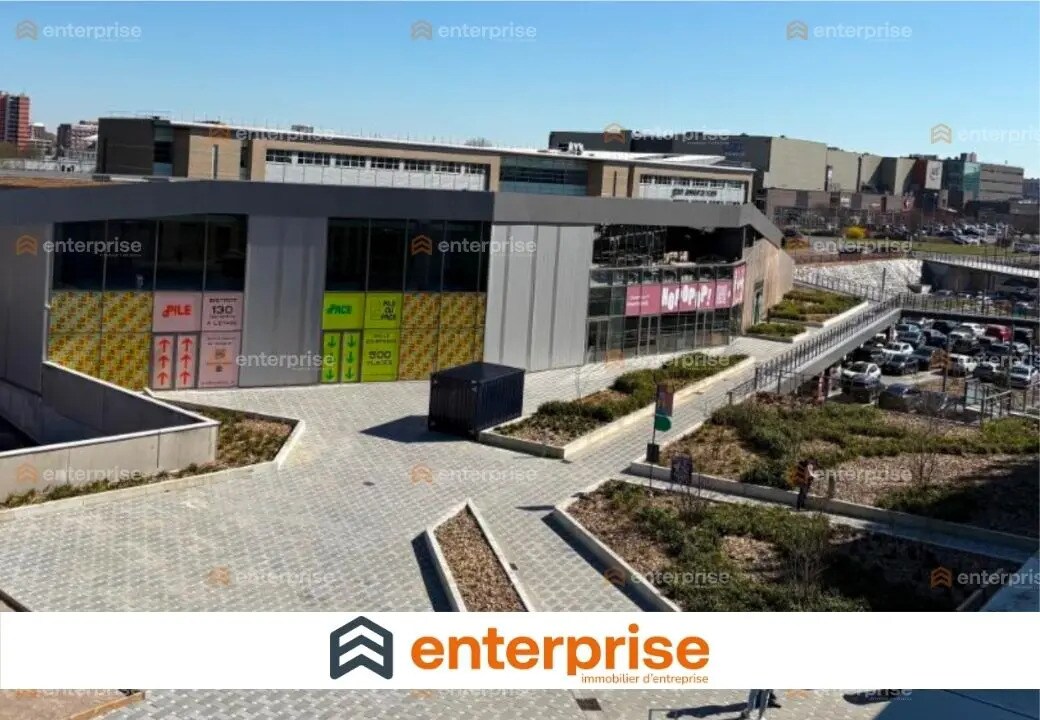 Local commercial dans Lezennes à louer Photo de l’immeuble– Image 1 sur 2