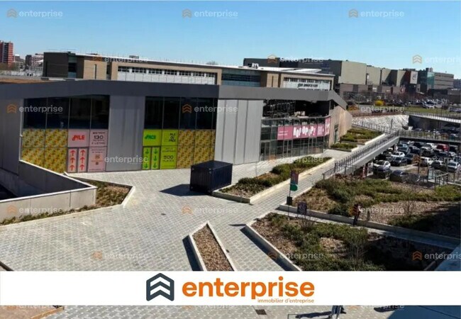 Plus de détails pour Local commercial à louer