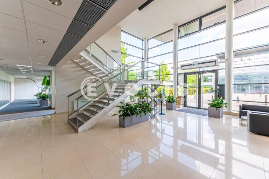 Bureau dans Serris à louer - Hall d’entrée – Image 3 sur 4