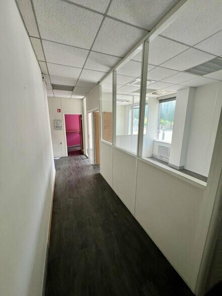 Bureau dans Villepinte à louer - Photo intérieure – Image 3 sur 9