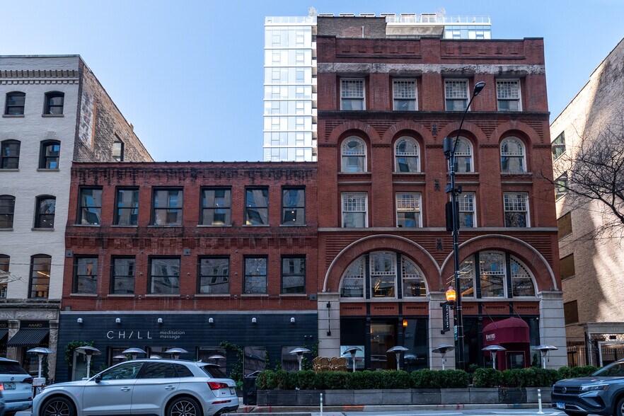 220-230 W Kinzie St, Chicago, IL à louer - Photo de l’immeuble – Image 3 sur 4
