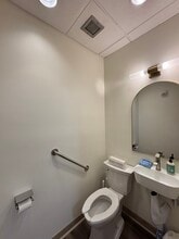 2440 M St NW, Washington, DC à louer Photo intérieure– Image 2 sur 9