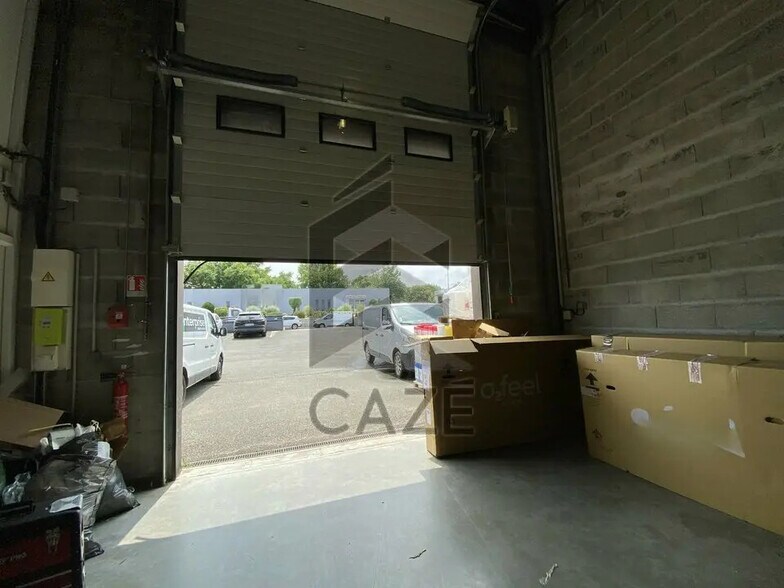 Bureau dans Eysines à louer - Photo de l’immeuble – Image 2 sur 9