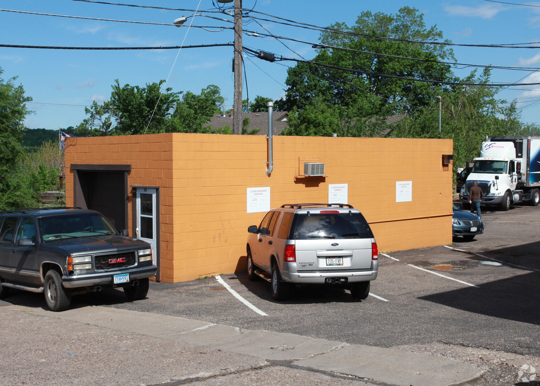 115 Commercial St, Hudson, WI à louer Photo principale– Image 1 sur 5