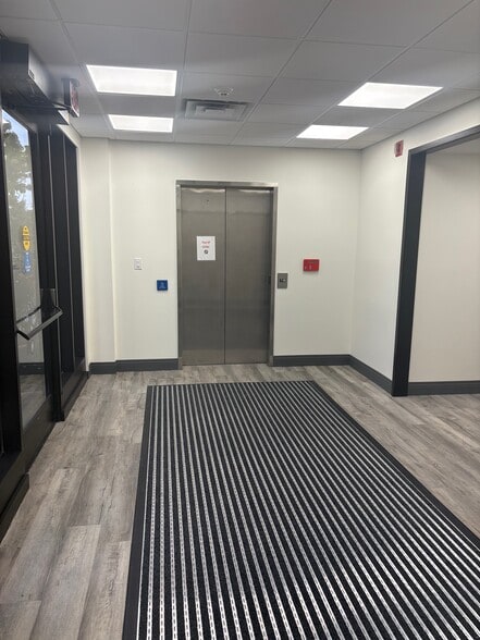 1829 Maple Rd, Williamsville, NY à louer - Photo de l’immeuble – Image 2 sur 71