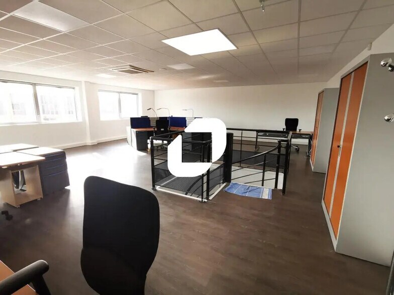 Bureau dans Collégien à louer - Photo de l’immeuble – Image 3 sur 6