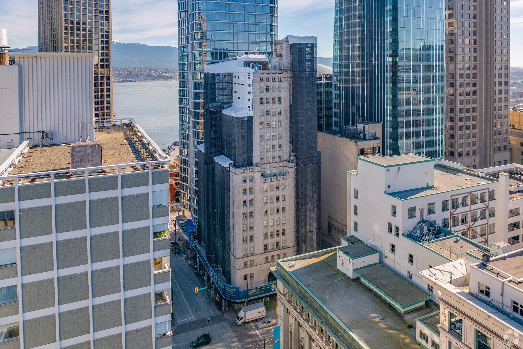 675 Hastings St W, Vancouver, BC à louer Photo principale– Image 1 sur 8