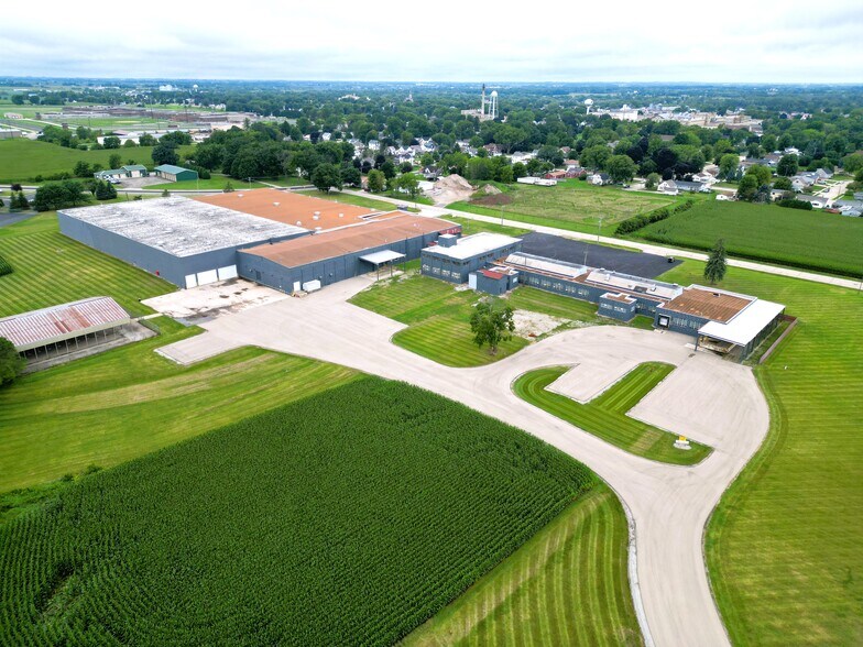 505 Libby St, Waupun, WI à louer - Photo de l’immeuble – Image 1 sur 29