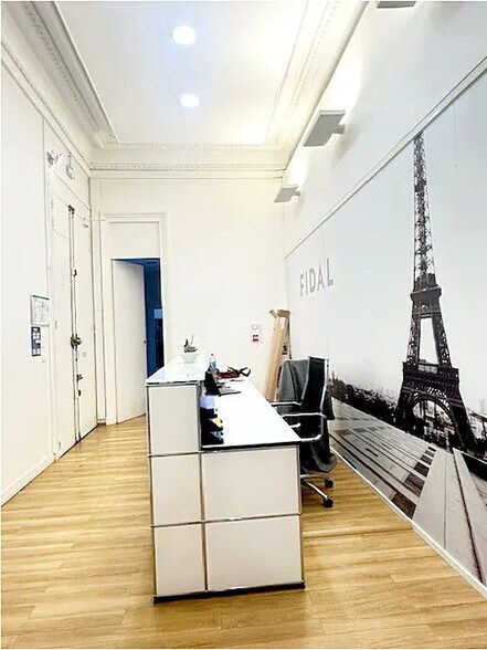 Bureau dans Paris à louer - Photo de l’immeuble – Image 3 sur 17