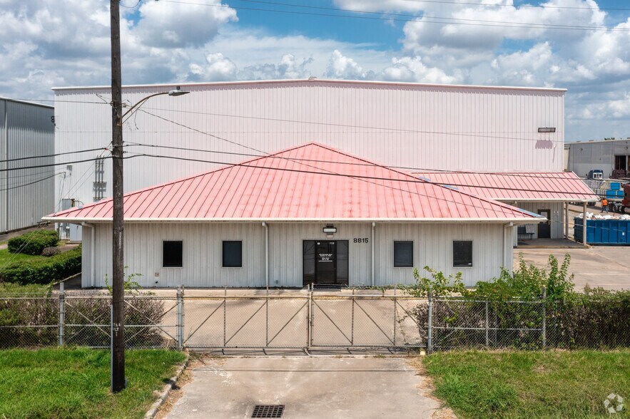 8815 Mississippi St, Houston, TX à louer - Photo de l’immeuble – Image 2 sur 11