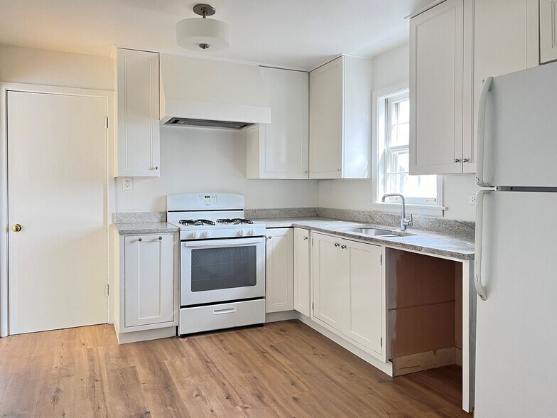 5421 Howard, Skokie, IL à louer - Photo intérieure – Image 2 sur 7