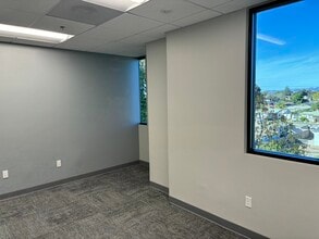 525 E Plaza Dr, Santa Maria, CA à louer Photo intérieure– Image 1 sur 3