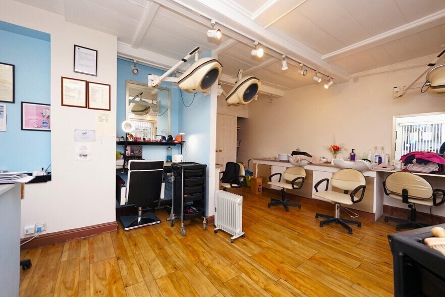 9 Market Pl, Ulverston à vendre - Photo de l’immeuble – Image 2 sur 17