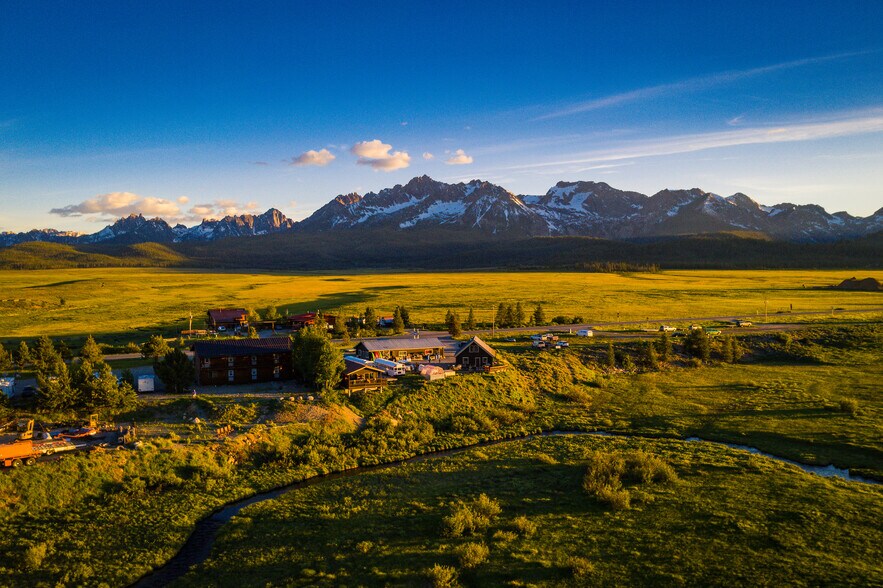 1150 Eva Falls, Stanley, ID à vendre - Aérien – Image 1 sur 11