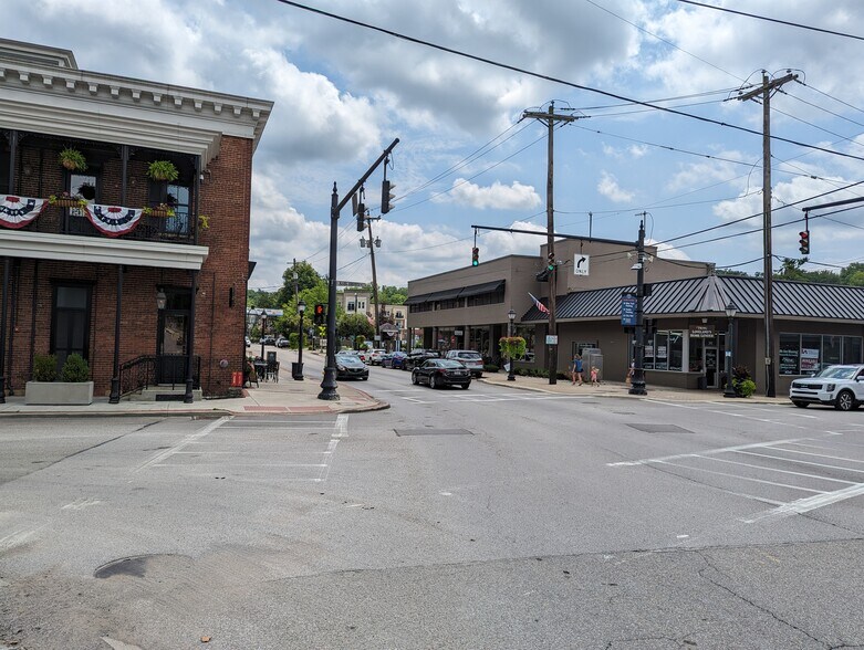 203-209 W Loveland Ave, Loveland, OH à louer - Photo de la ville – Image 2 sur 3