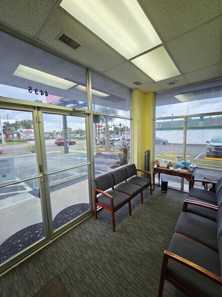 4435 Curry Ford Rd, Orlando, FL à vendre - Photo de l’immeuble – Image 2 sur 28