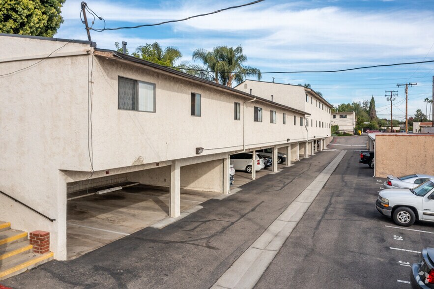 1001 N Harbor Blvd, La Habra, CA à vendre - Photo de l’immeuble – Image 2 sur 65