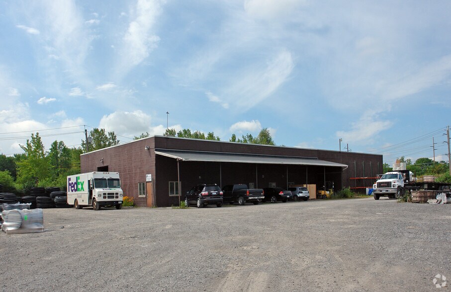 797 Beahan Rd, Rochester, NY à louer - Photo principale – Image 1 sur 2
