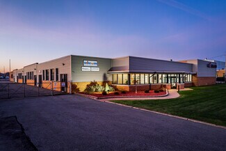 Plus de détails pour 11699 Brookpark Rd, Parma, OH - Bureau, Bureau/Local commercial à louer