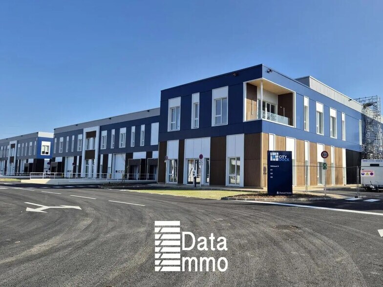 Industriel/Logistique dans Moissy-Cramayel à louer - Photo de l’immeuble – Image 3 sur 10
