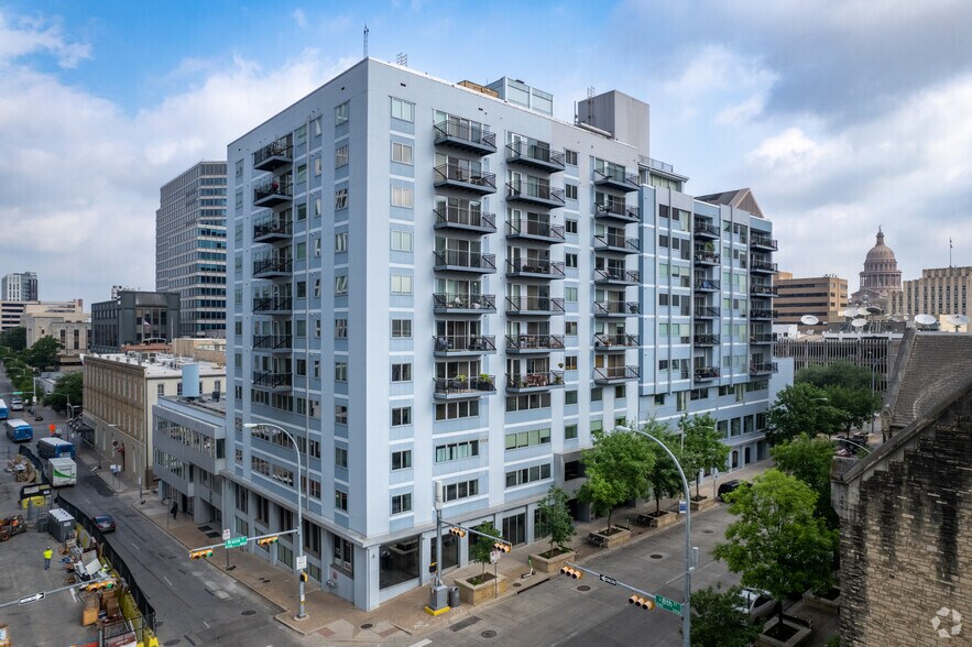 800 Brazos St, Austin, TX à louer - Photo de l’immeuble – Image 1 sur 5
