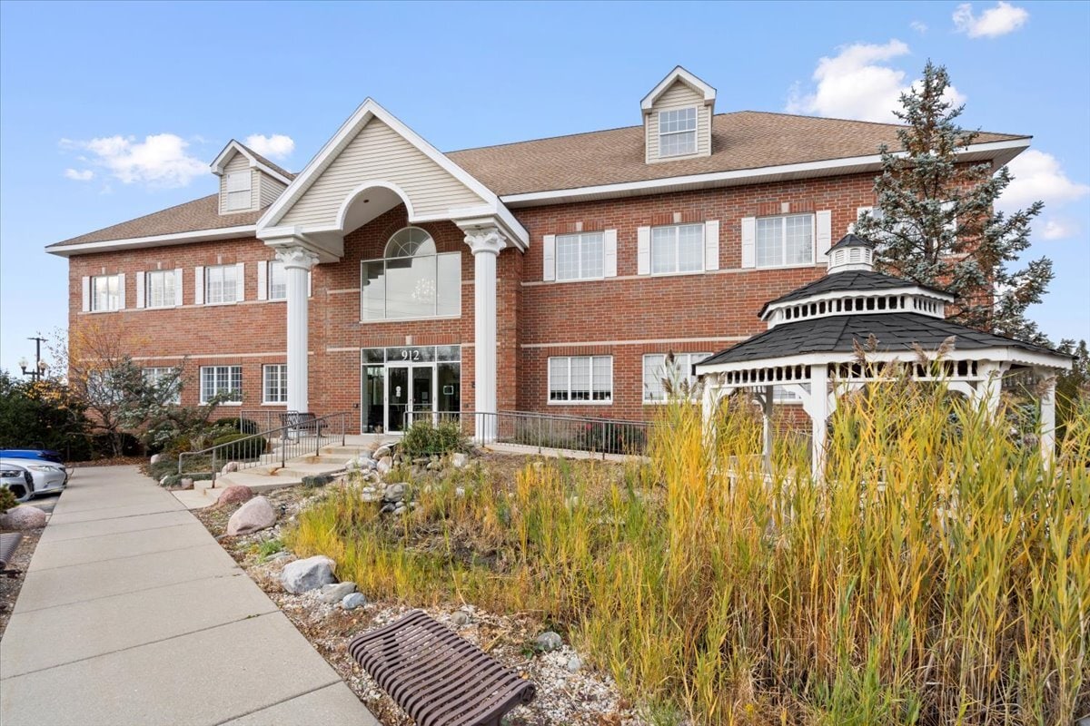 912 Northwest Hwy, Fox River Grove, IL 60021 - Lot 206 - - Photo intérieure - Image 2 of 37