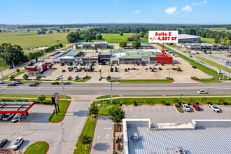 1395 E Henri De Tonti Blvd, Springdale, AR à louer Photo de l’immeuble– Image 2 sur 9