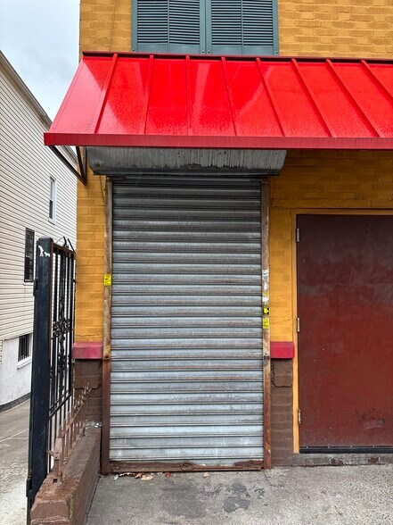 760 New Lots Ave, Brooklyn, NY à louer - Photo de l’immeuble – Image 2 sur 8