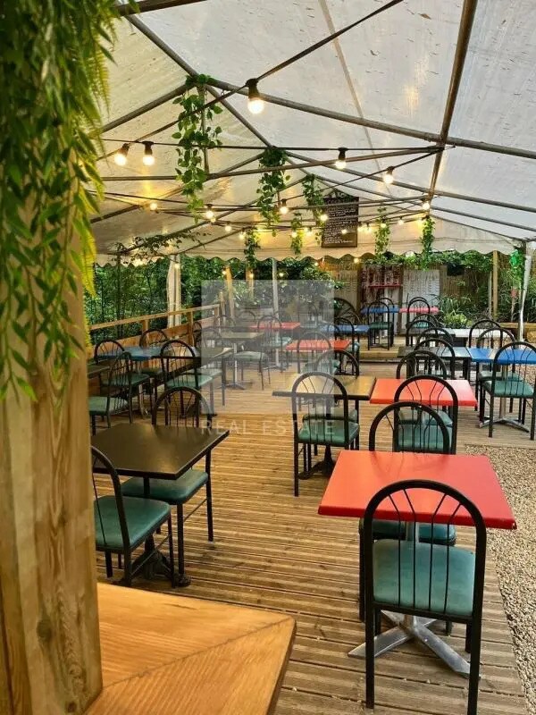 Plus de détails pour Local commercial à vendre