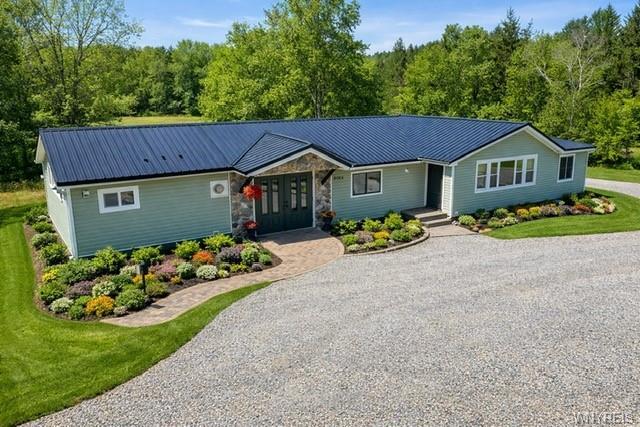 8064 State Rd, Colden, NY à vendre - Photo de l’immeuble – Image 2 sur 19