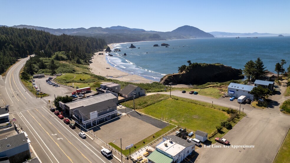 267 W Sixth St, Port Orford, OR à vendre - Photo de l’immeuble – Image 3 sur 29
