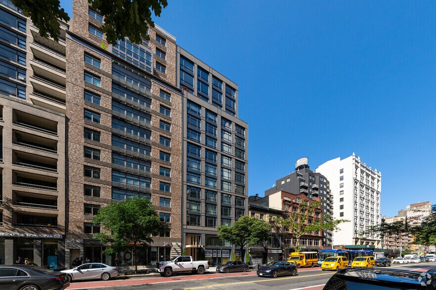 128 W 23rd St, New York, NY à vendre - Photo de l’immeuble – Image 2 sur 5