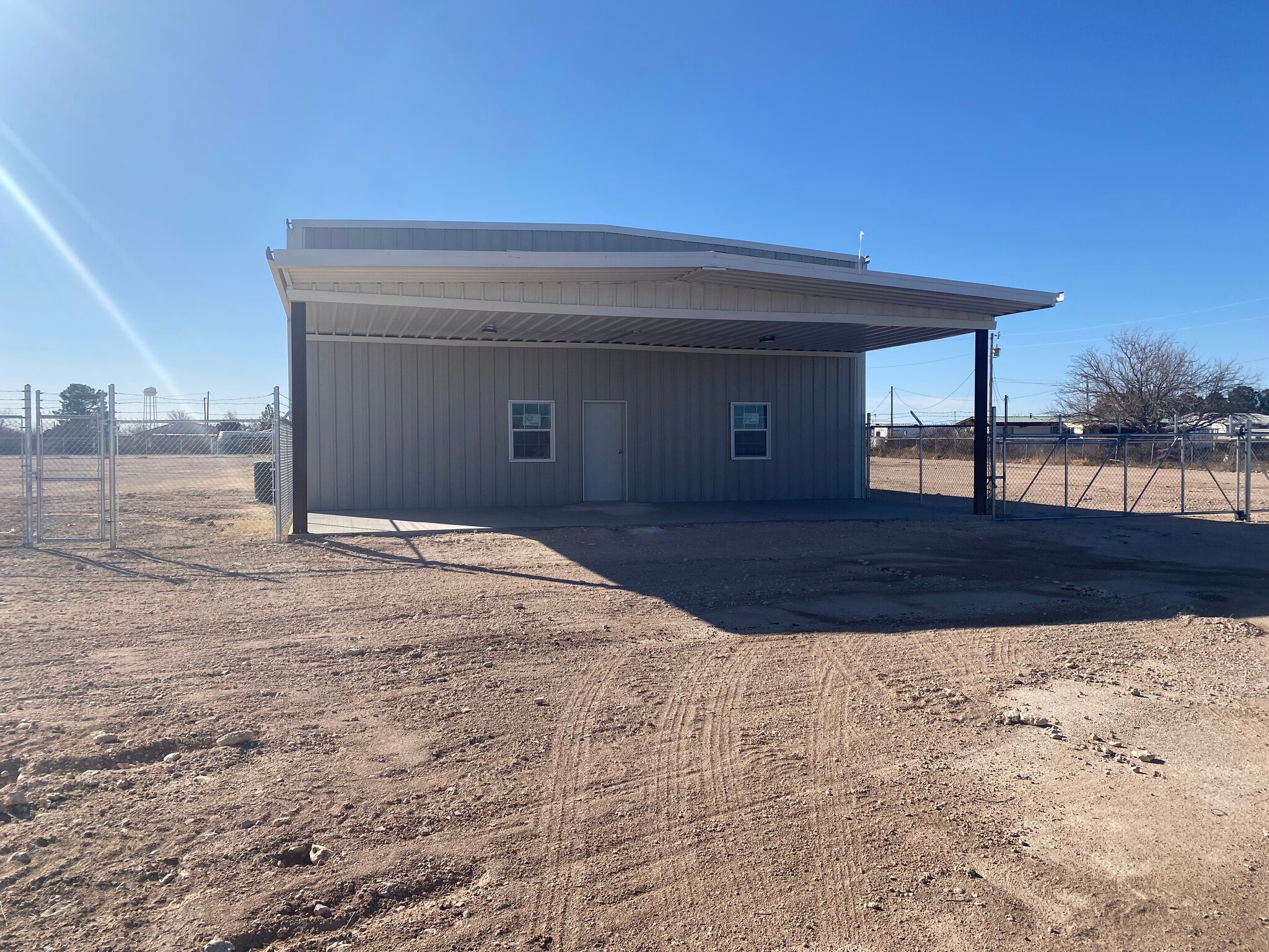 852 W 31st St, Monahans, TX à louer Photo de l’immeuble– Image 1 sur 9